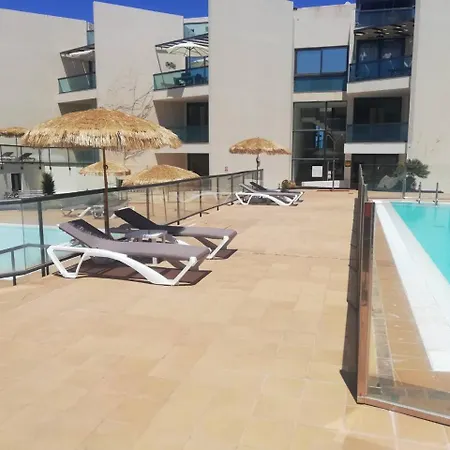 Ocean View Penthouse El 公寓